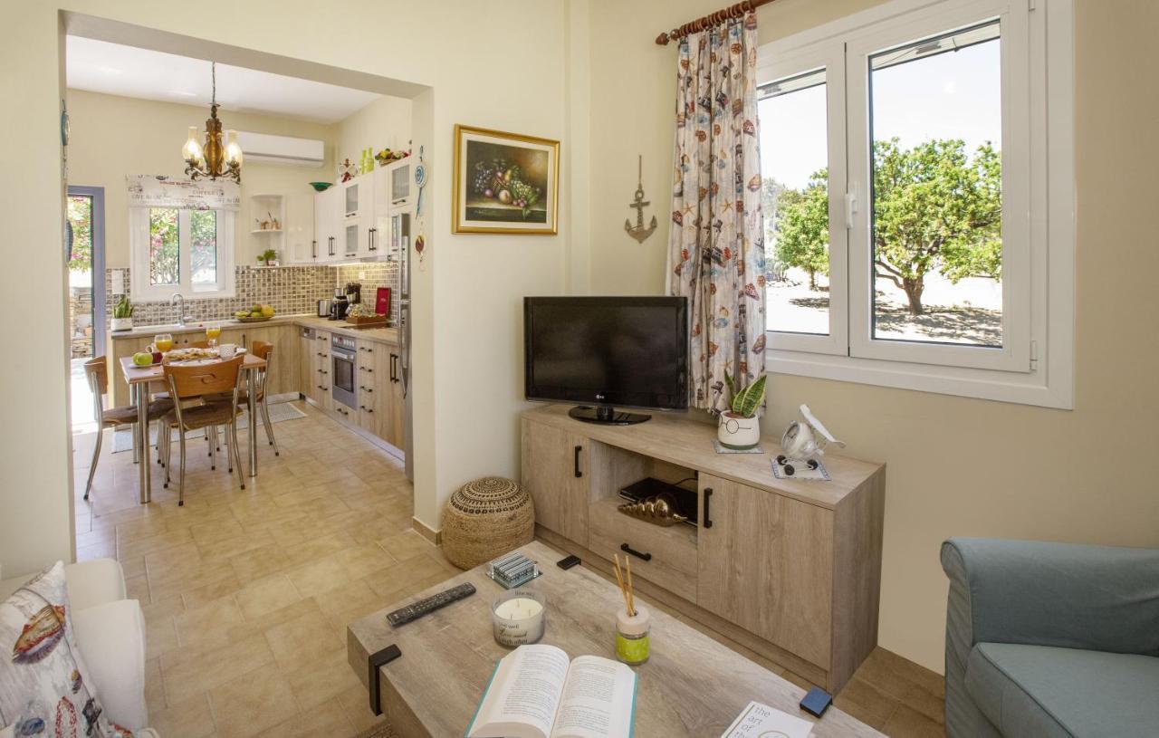 Ruby'S Summer House With Spacious Garden And Free Parking غافريون المظهر الخارجي الصورة