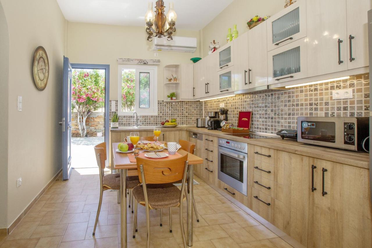 Ruby'S Summer House With Spacious Garden And Free Parking غافريون المظهر الخارجي الصورة
