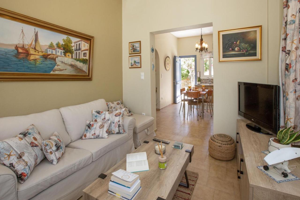 Ruby'S Summer House With Spacious Garden And Free Parking غافريون المظهر الخارجي الصورة
