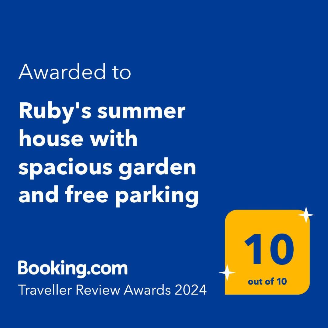 Ruby'S Summer House With Spacious Garden And Free Parking غافريون المظهر الخارجي الصورة
